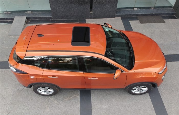 Tata introduces sunroof for Harrier as an official accessory